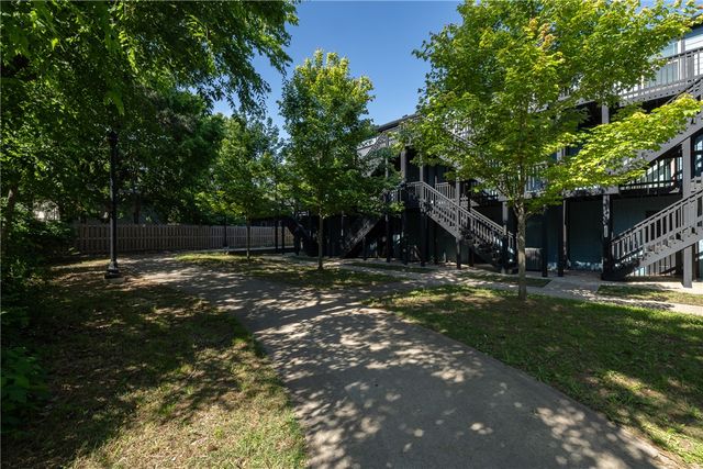 1975 Bourbon Drive, Fayetteville, AR 72703
