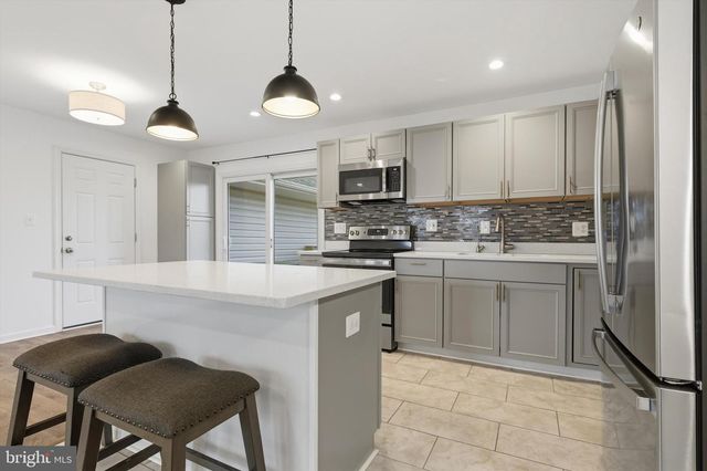 7428 HAWKINS DR, Hanover, MD 21076