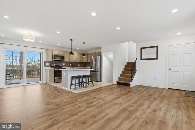 7428 HAWKINS DR, Hanover, MD 21076