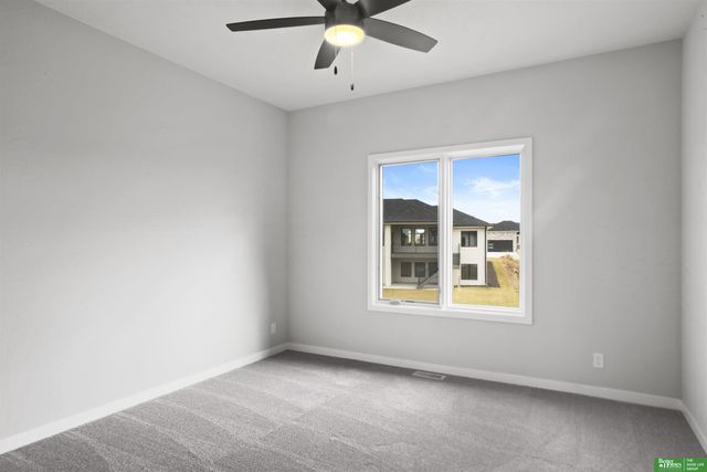 11722 S 124th Avenue, Papillion, NE 68046