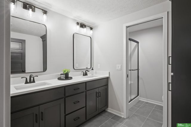 11722 S 124th Avenue, Papillion, NE 68046