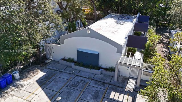 2825 SW 3rd Avenue, Miami, FL 33129