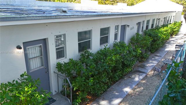 2825 SW 3rd Avenue, Miami, FL 33129