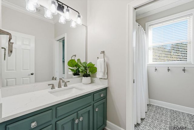 2806 Dakin Ave, Baton Rouge, LA 70820