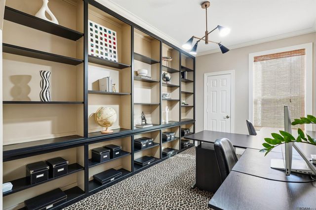 2806 Dakin Ave, Baton Rouge, LA 70820