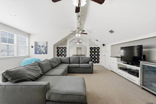 2806 Dakin Ave, Baton Rouge, LA 70820