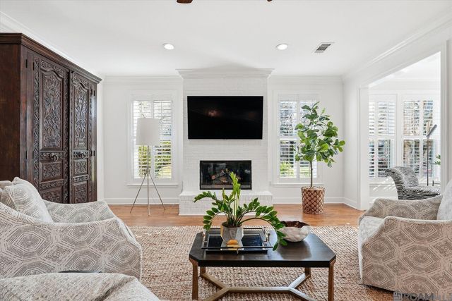 2806 Dakin Ave, Baton Rouge, LA 70820