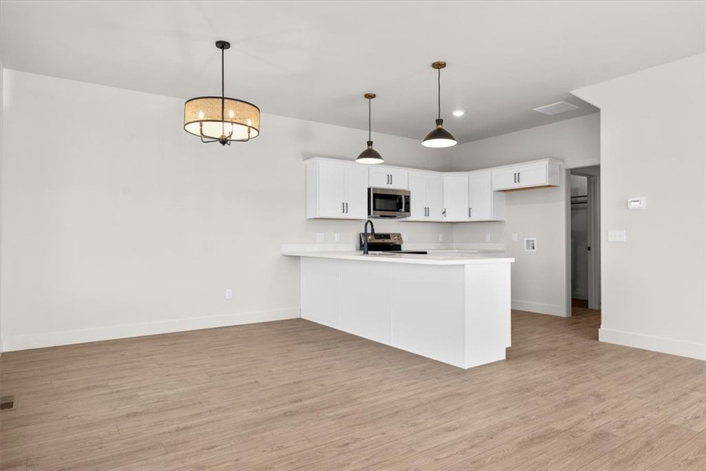 918 Blackberry, Billings, MT 59106 photo 4