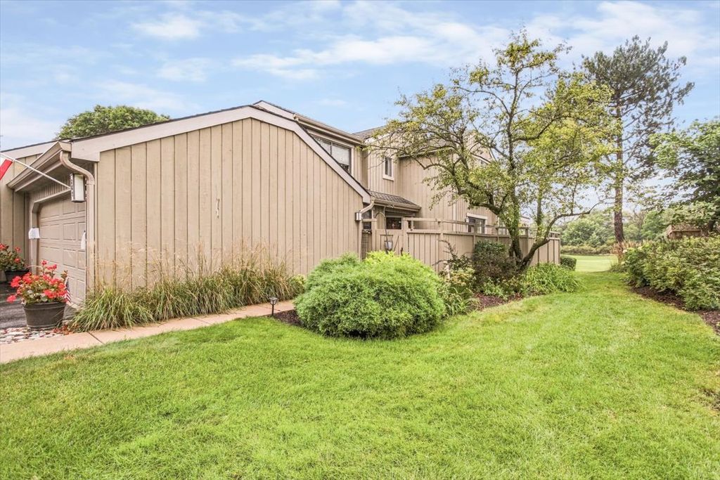 862 Oak Hill Road 504, Lake Barrington, IL 60010 — photo 2