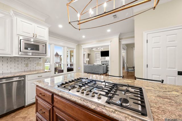 30857 Creek Valley Dr, Denham Springs, LA 70726