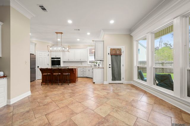 30857 Creek Valley Dr, Denham Springs, LA 70726