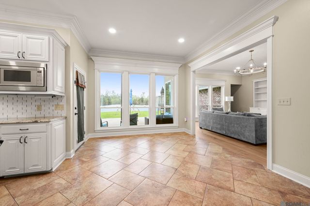 30857 Creek Valley Dr, Denham Springs, LA 70726