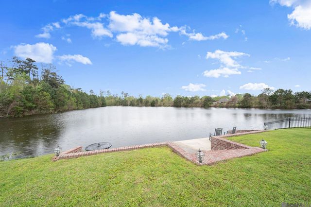 30857 Creek Valley Dr, Denham Springs, LA 70726