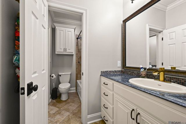 30857 Creek Valley Dr, Denham Springs, LA 70726