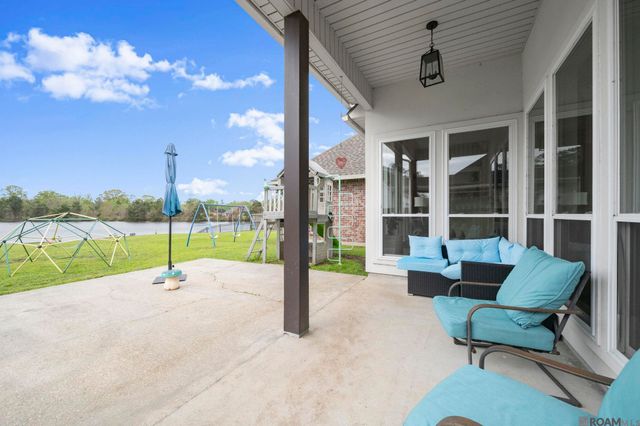 30857 Creek Valley Dr, Denham Springs, LA 70726