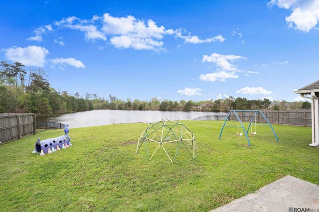 30857 Creek Valley Dr, Denham Springs, LA 70726