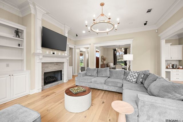 30857 Creek Valley Dr, Denham Springs, LA 70726