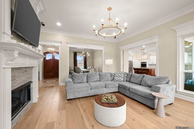 30857 Creek Valley Dr, Denham Springs, LA 70726