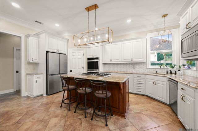 30857 Creek Valley Dr, Denham Springs, LA 70726