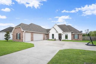 30857 Creek Valley Dr, Denham Springs, LA 70726
