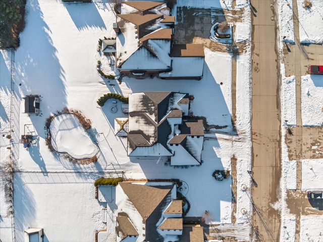 47376 Hidden Meadows Drive, Macomb, MI 48044