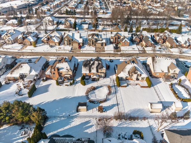 47376 Hidden Meadows Drive, Macomb, MI 48044