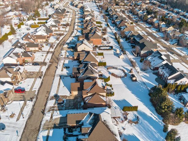 47376 Hidden Meadows Drive, Macomb, MI 48044