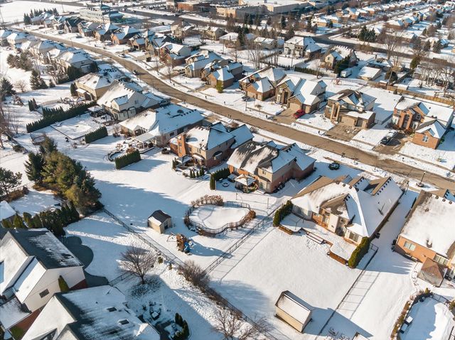 47376 Hidden Meadows Drive, Macomb, MI 48044