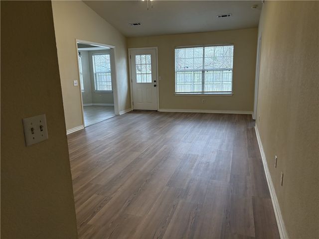 829 S Liberty Drive, Fayetteville, AR 72701