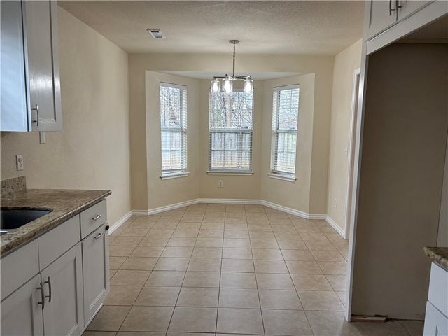 829 S Liberty Drive, Fayetteville, AR 72701