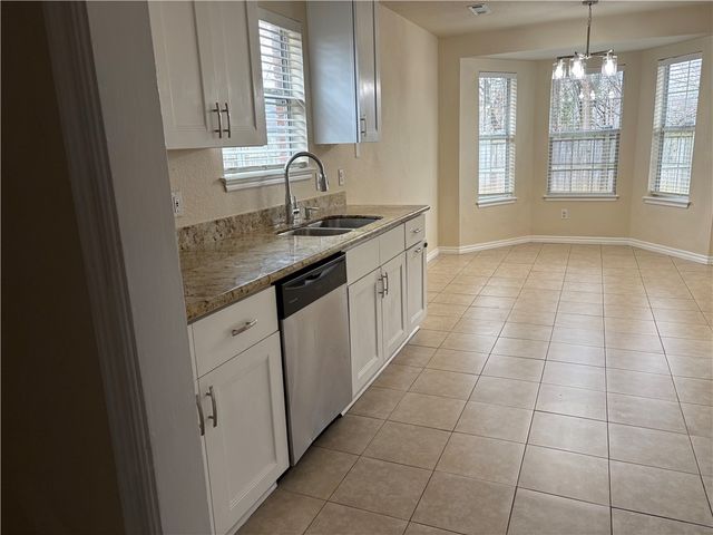 829 S Liberty Drive, Fayetteville, AR 72701