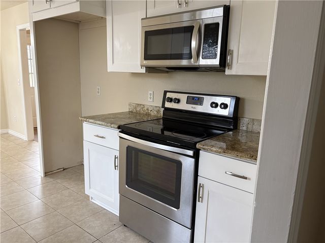 829 S Liberty Drive, Fayetteville, AR 72701