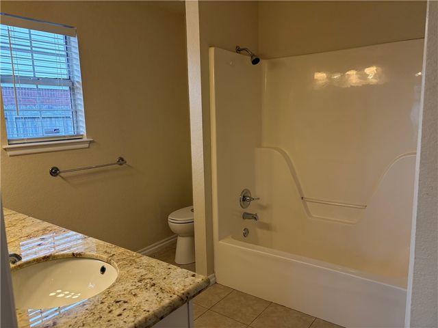 829 S Liberty Drive, Fayetteville, AR 72701