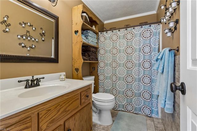 9006 Indian RD, Gloucester, VA 23061