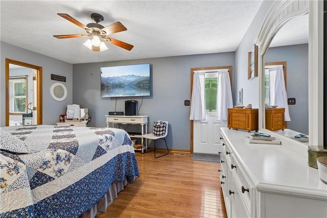 9006 Indian RD, Gloucester, VA 23061