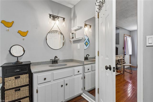 9006 Indian RD, Gloucester, VA 23061