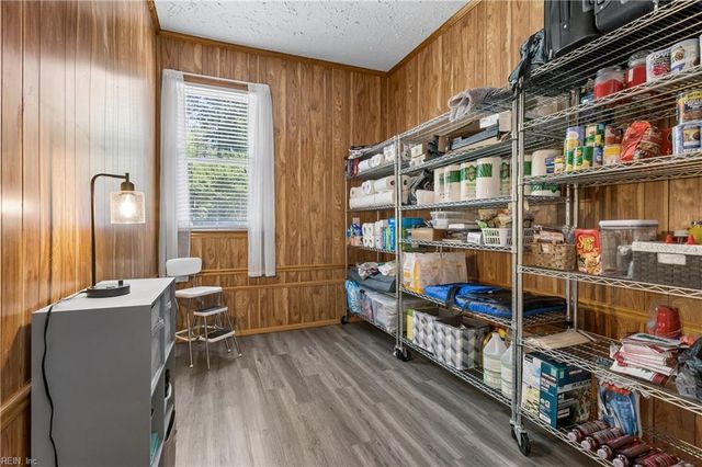 9006 Indian RD, Gloucester, VA 23061