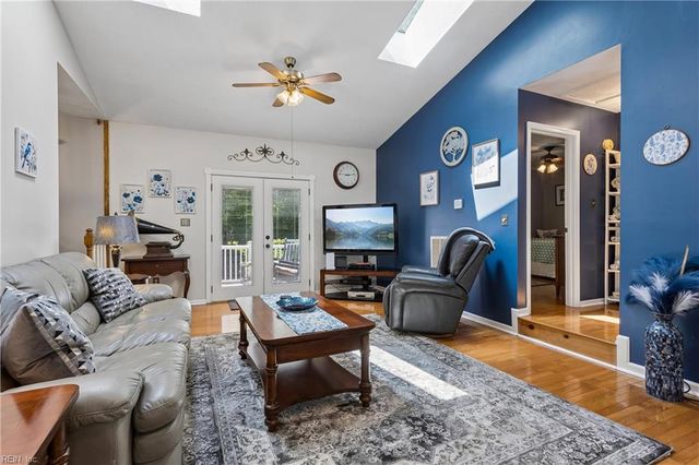 9006 Indian RD, Gloucester, VA 23061
