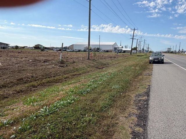 1236 Highway 87, Crystal Beach, TX 77650