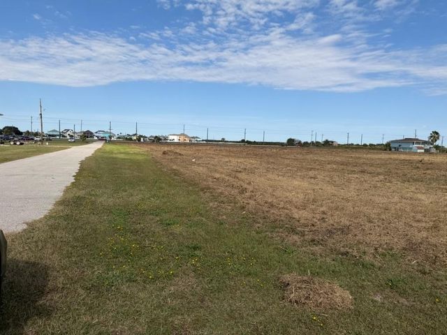 1236 Highway 87, Crystal Beach, TX 77650