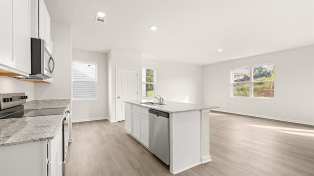 4432 Manor Hill Drive, Union City, GA 30291