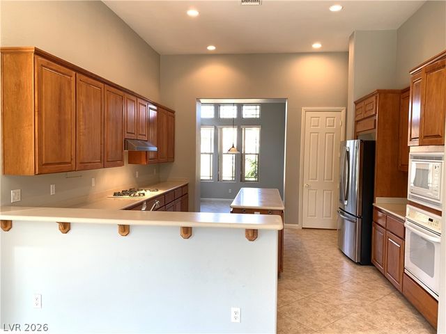 27 Plum Hollow Drive, Henderson, NV 89052