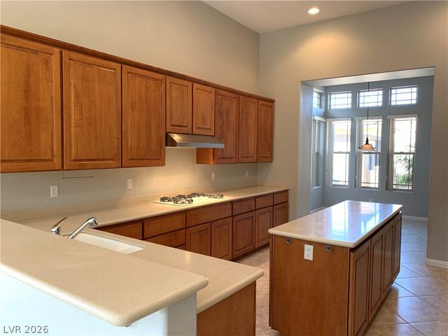 27 Plum Hollow Drive, Henderson, NV 89052