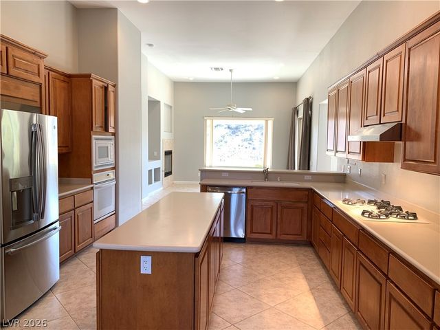 27 Plum Hollow Drive, Henderson, NV 89052