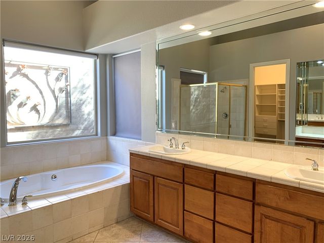 27 Plum Hollow Drive, Henderson, NV 89052