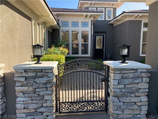 27 Plum Hollow Drive, Henderson, NV 89052