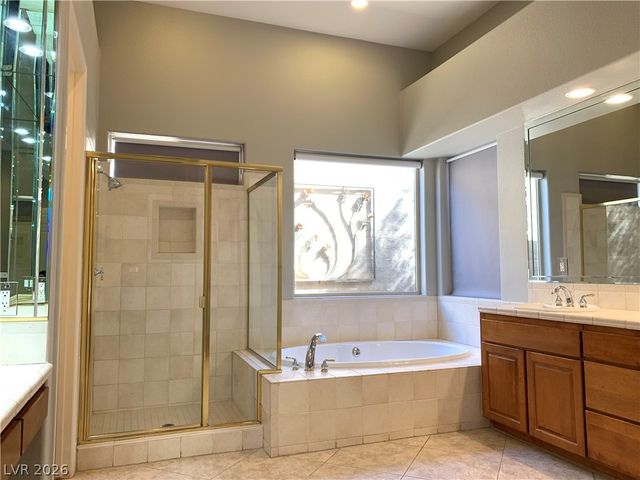 27 Plum Hollow Drive, Henderson, NV 89052