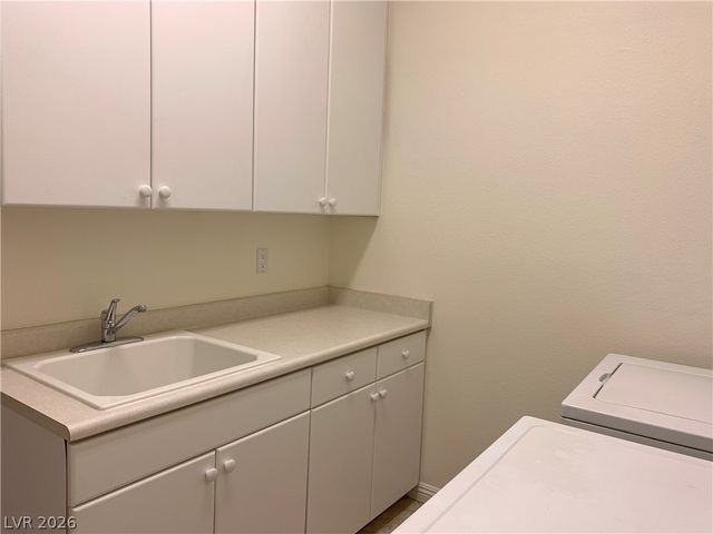 27 Plum Hollow Drive, Henderson, NV 89052