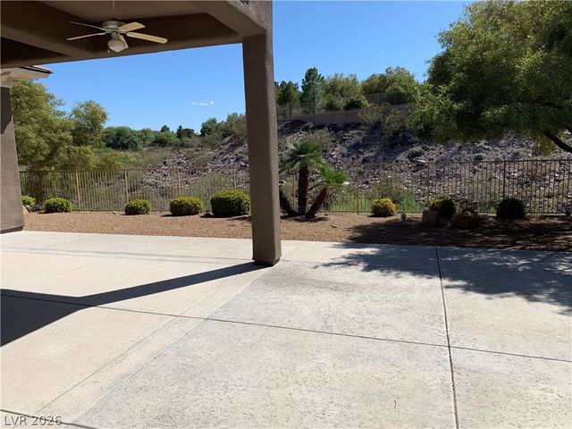 27 Plum Hollow Drive, Henderson, NV 89052