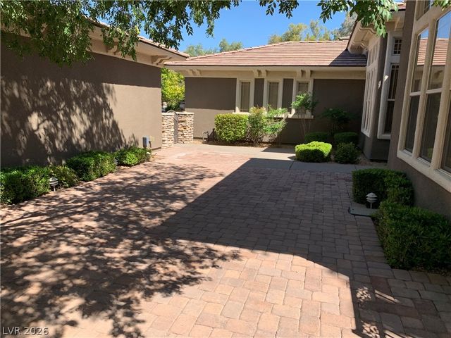 27 Plum Hollow Drive, Henderson, NV 89052